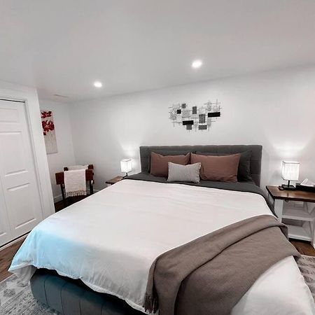 The Victoria Suite In Elora- King Bed Exterior foto